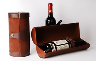 定制高端红酒包装盒对红酒起重要作用