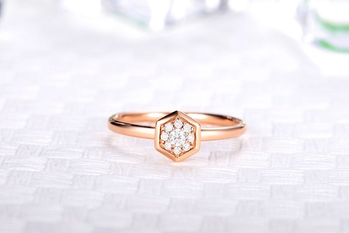 珠宝戒指——女人向往的浪漫